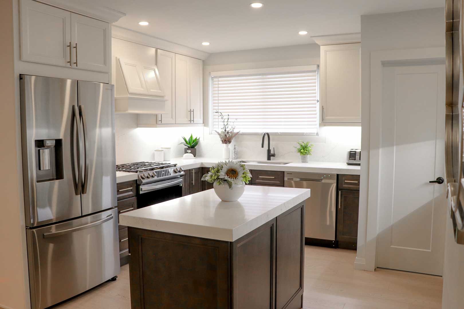 Cabinet handles and hardware